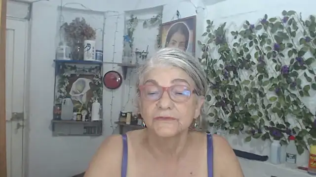 FunnyGrandma's Live XXX Chat