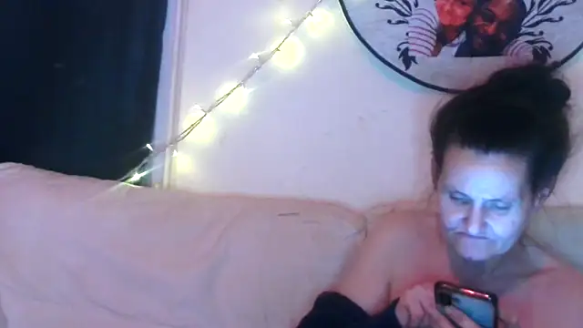 CuzzyB69 Live XXX-chat