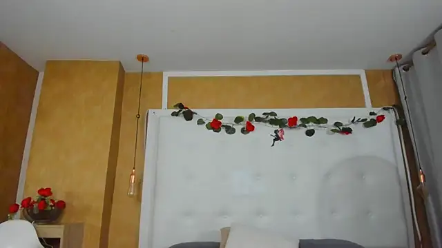 Heidy_milf Adlı Modelin Canlı XXX Sohbeti