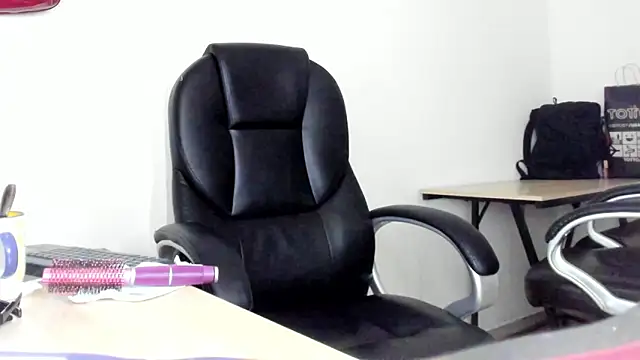 alma_fenix's Live XXX Chat