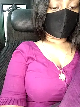 Idhika-Paul: онлайн-секс-чат