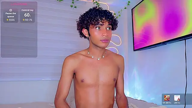 Aaron_Wiinter Live XXX-Chat