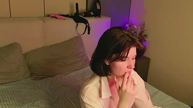 Milana_Bold: онлайн-секс-чат