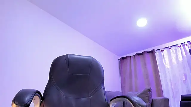 Chat XXX en directo de Ethann_Boy