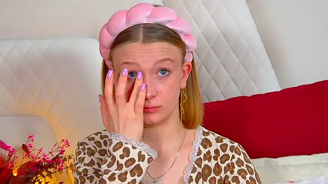 BeatriceBinoche's Live XXX Chat