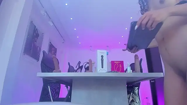 Chat +18 de ChantalHans ao vivo