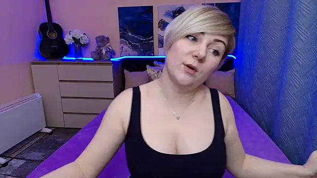 BlondPearl's Live XXX Chat