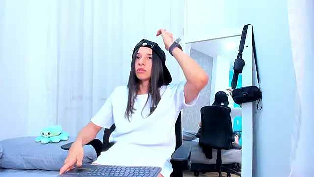 ViictoriiaSaenz Chat XXX in diretta