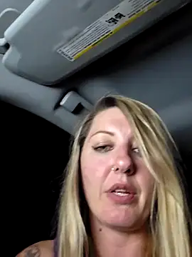 SheIsSomething – Naživo XXX chat