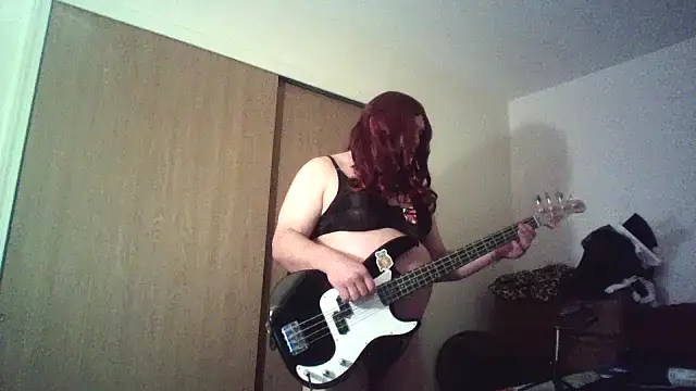 Show modela LyssaDragonshadow na web-kameri