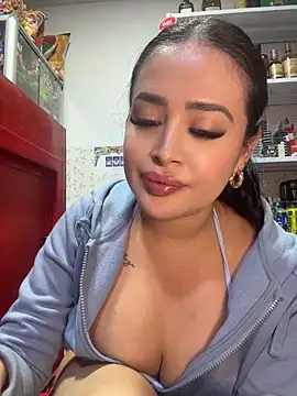 XXX chat uživo modela Sara_fun