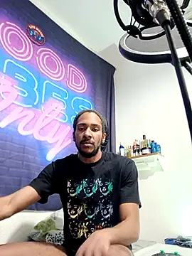 Chat +18 de Mikaaa97 ao vivo