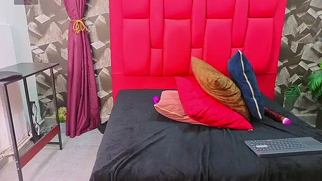 emmaalennox's Live XXX Chat