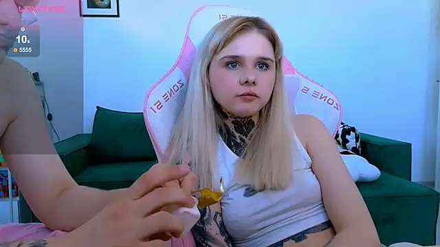 Britney_Lynch Show Webcam