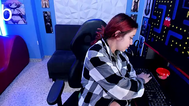 Red_Deevil Adlı Modelin Canlı XXX Sohbeti