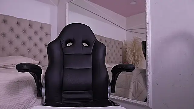 DrakoStone live XXX chat