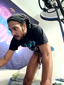 Mikaaa97 现场XXX聊天