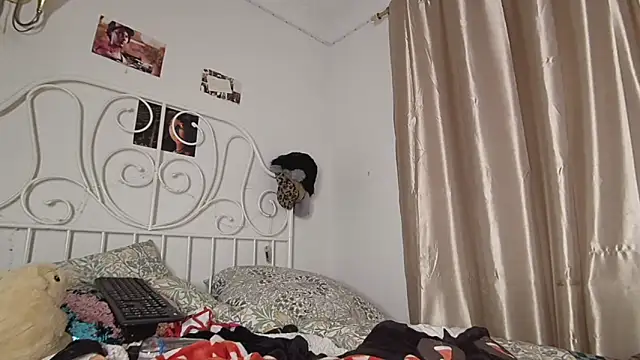 Polly_Aqua élő XXX-chatje