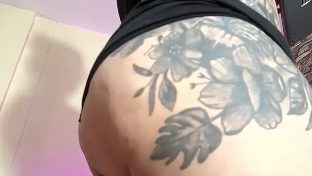 TokyoSky élő XXX-chatje