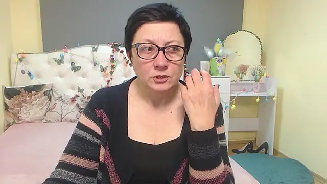 EmilyL0ve's Live XXX Chat