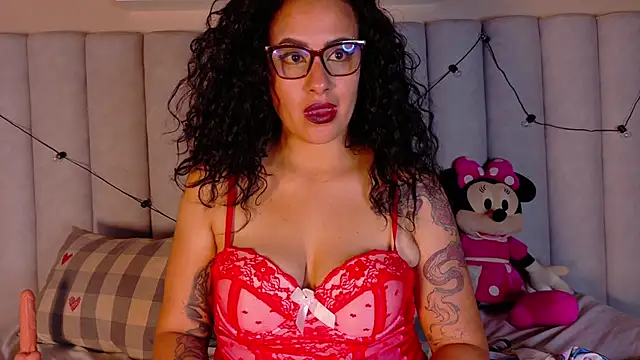 KatyraTaylor__ élő XXX-chatje