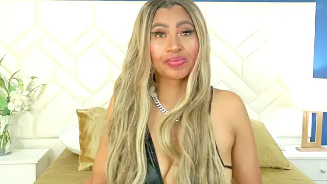 Kiara_Parker_ élő XXX-chatje