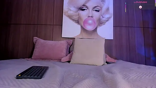 AgattaDuque Adlı Modelin Canlı XXX Sohbeti