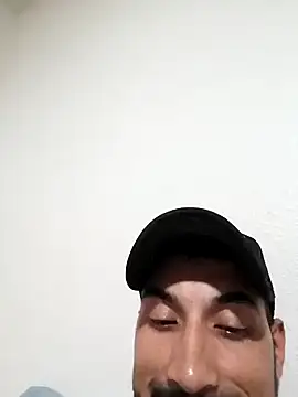 Enormer22c: διαδικτυακό σόου στην κάμερα