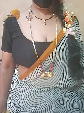 Lakhshmi-888 Adlı Modelin Canlı XXX Sohbeti