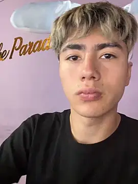 AlexanderCollman2 即時 XXX 聊天