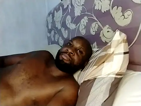 Stallion100のライブXXXチャット