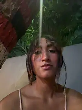 ANNIE_10- Adlı Modelin Canlı XXX Sohbeti