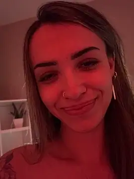 Show modela Tiny-Mimi na web-kameri