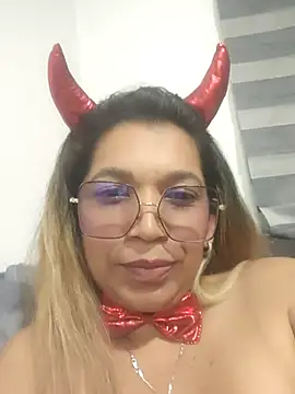 Melisa_14 即時 XXX 聊天