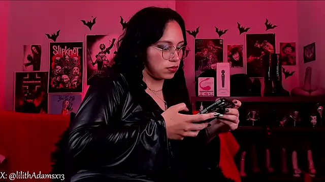 lilith-deveraux Adlı Modelin Canlı XXX Sohbeti