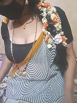 Lakhshmi-888's Live XXX Chat