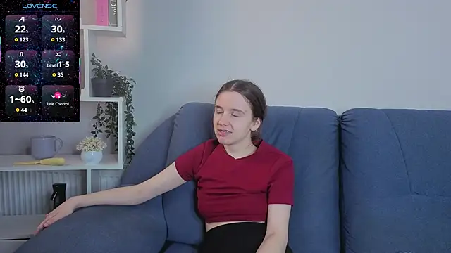 LucettaAdy Adlı Modelin Canlı XXX Sohbeti