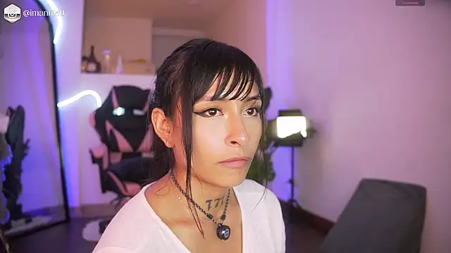 Show modela AnnieCouperr na web-kameri