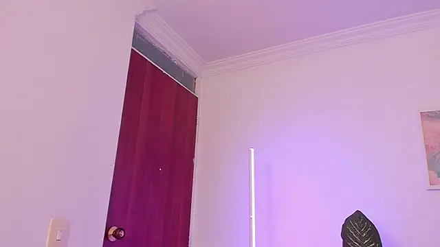 canelleGarces Adlı Modelin Canlı XXX Sohbeti