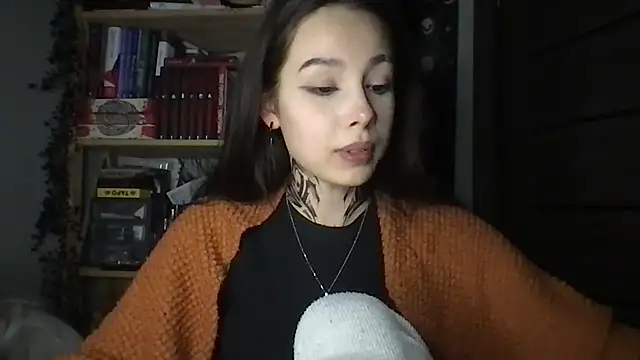 Yuna5343 Adlı Modelin Canlı XXX Sohbeti