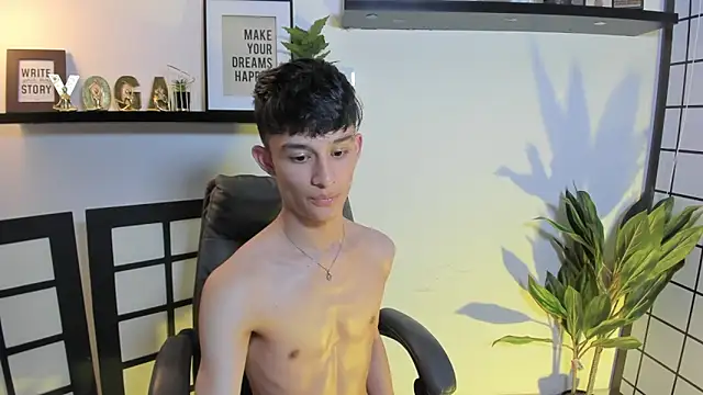 Patrick_Howland_: διαδικτυακό σόου στην κάμερα