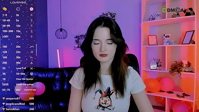 liana_kisses élő XXX-chatje