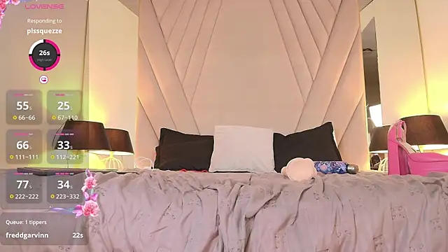 TokioMilf's Live XXX Chat