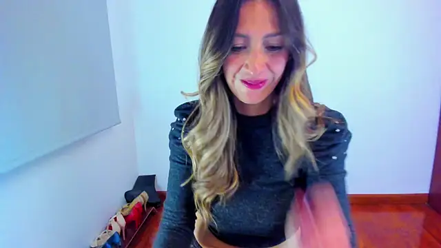 Velourmuse élő XXX-chatje