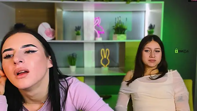 arianaa_cat's Live XXX Chat