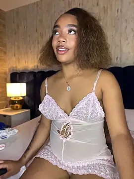 Chat +18 de CharlothMavis ao vivo