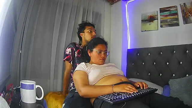 naughtycouplex_ Pertunjukan Webcam