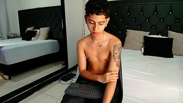 NohaDrake: онлайн-секс-чат