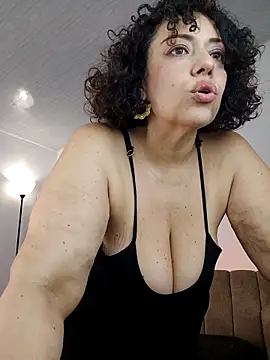 Chatroom XXX en direct de Cherryboobss