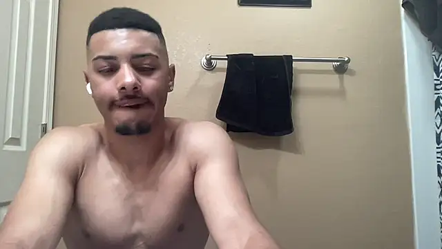 jttooni3e Show in webcam